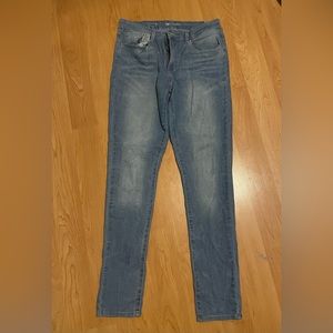Levi’s light wash high rise skinny jeans - size 29